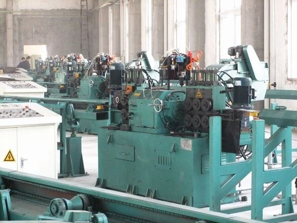 Low Cost Steel Bar Peeling Machine Centerless Lathe With Loading And Unloading Rack