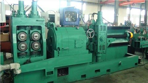 High Efficiency With Low Price Semi-auto Round Bar Centerless Peeling Machine
