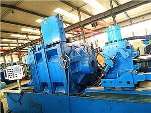 bar peeling machine for intermittent operation